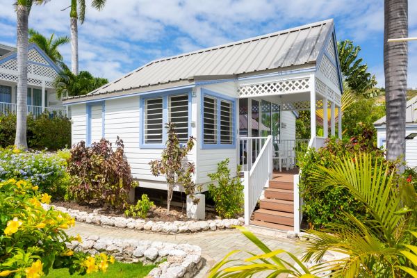 Wooden cottage at La Vista